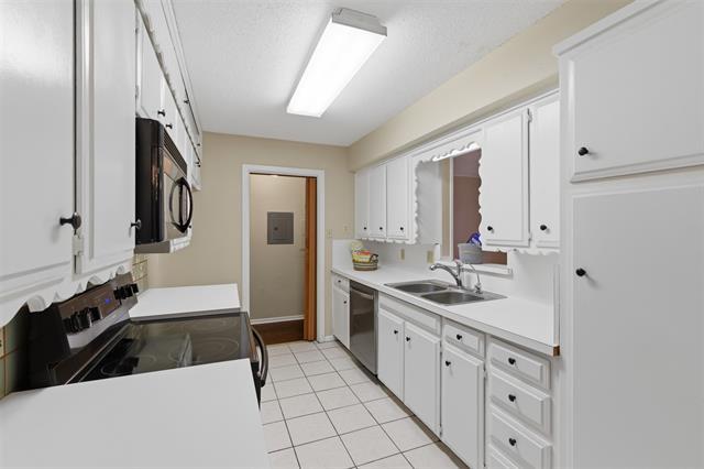 Building Photo - 2113 Fleur De Lis Ct