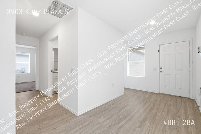Building Photo - 3903 Kurz Plz S