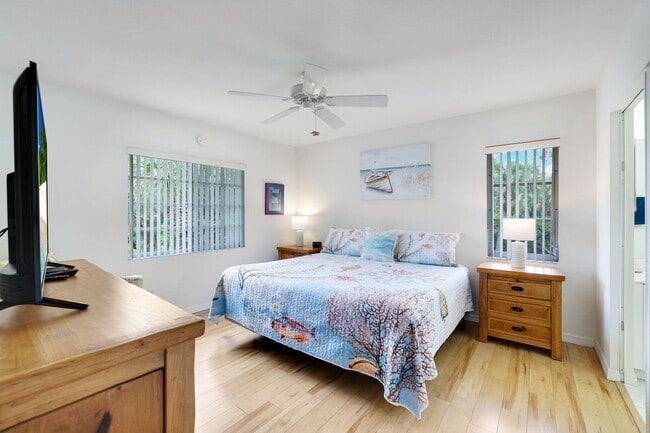 Building Photo - Furnished 2BR + Den Condo in Sapphire Lakes – Lake View, Amenities, 60-Day Minimum Stay