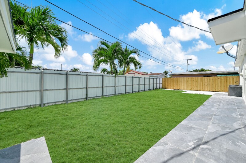 Building Photo - 4040 SW 108th Ave