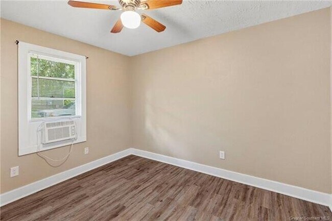 Building Photo - 3 Bedroom 1 Bathroom Home for Rent