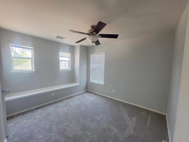 Building Photo - 18222 Valebluff Ln