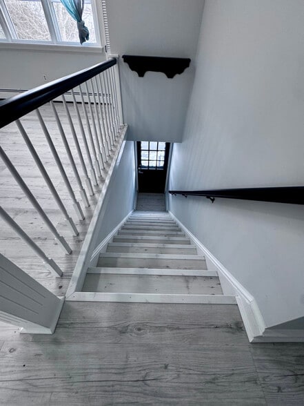 Building Photo - 17 Central Ave