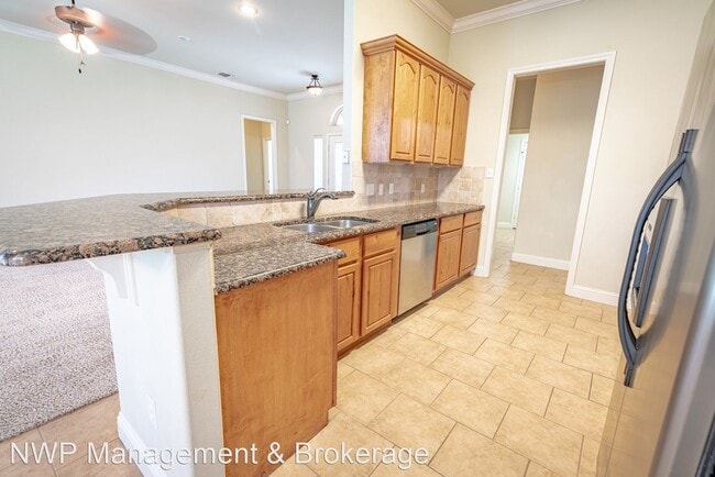 Building Photo - 3 br, 2 bath House - 5801 Thompson Pl.