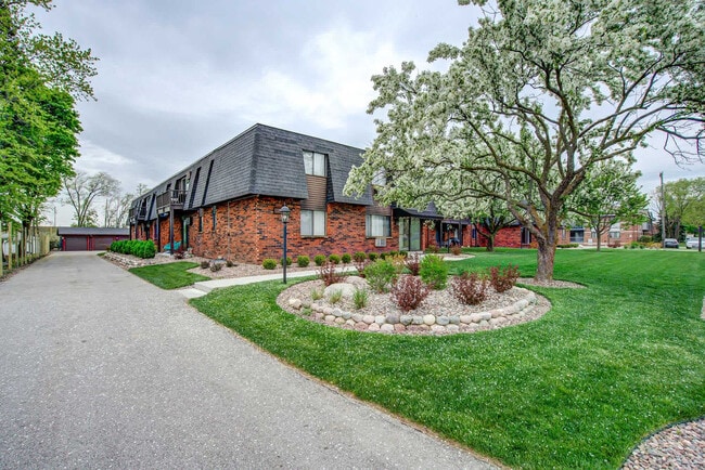 Building Photo - 3367 S 100th St