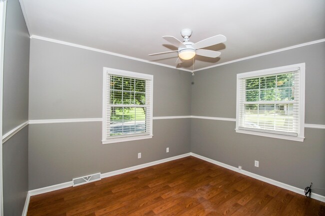 Building Photo - Large newly remodeled Georgetown Home