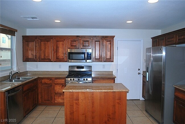 Building Photo - 9037 W Victor Creek Ave