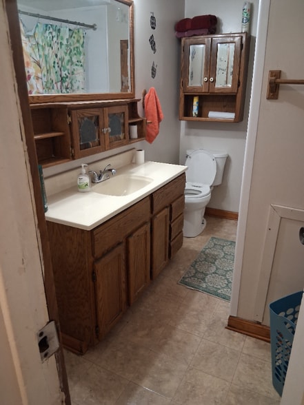 Building Photo - 106 Shaker Dr