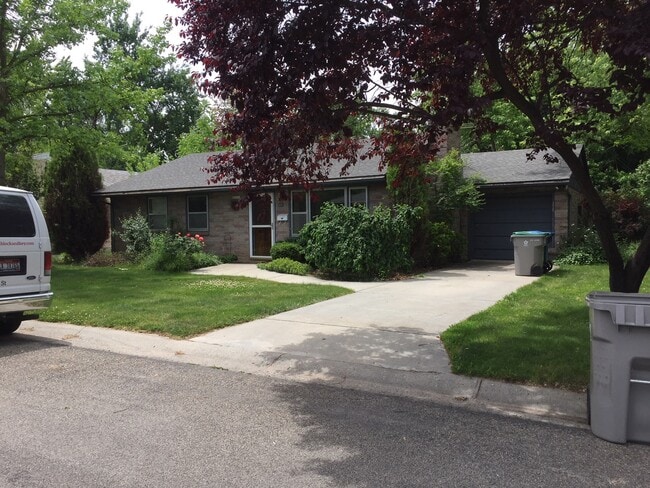 Primary Photo - Adorable 2 bedroom 1 bathroom located on the Boise Bench.