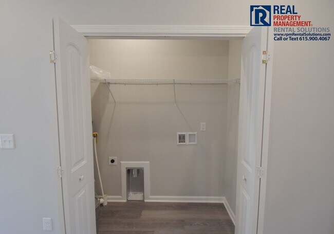 Building Photo - BRAND NEW 3BD/2.5BA townhome in LaVergne!