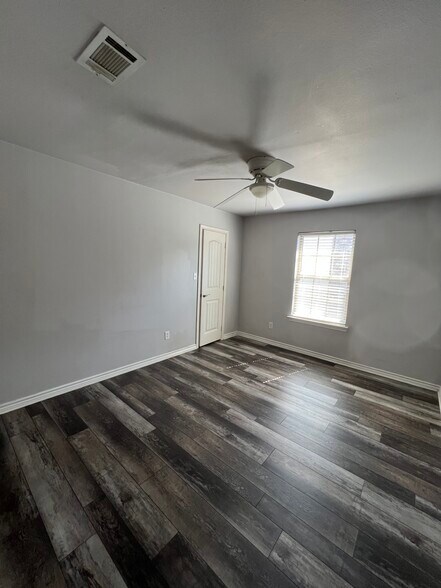 Building Photo - 906 Parkplace Ridge