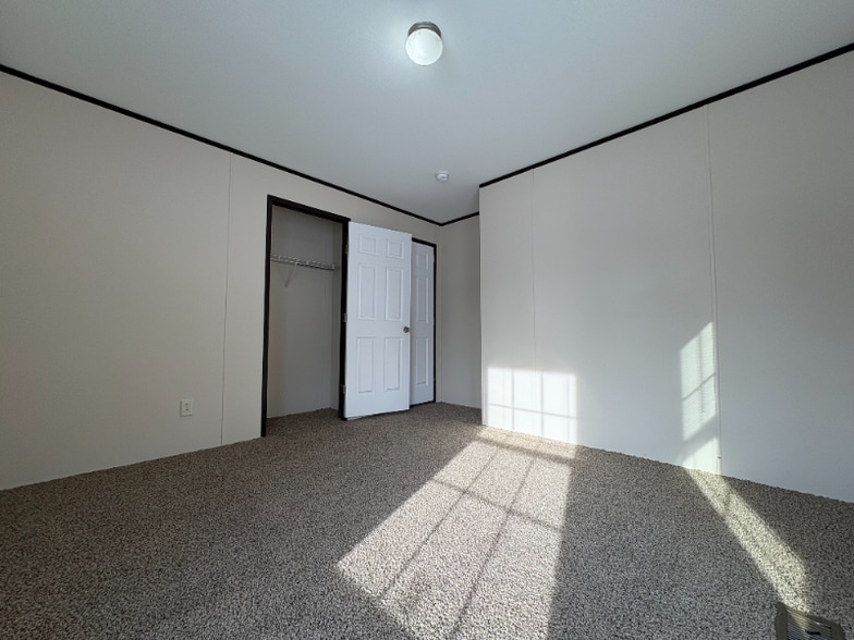 Building Photo - 39 Maynard Cir