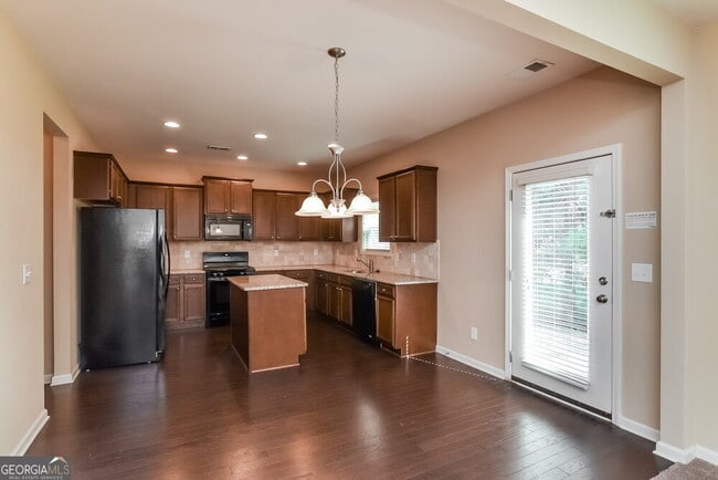 Building Photo - 928 Upland Ives Dr