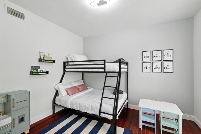 Building Photo - 5795 Brighton Ct