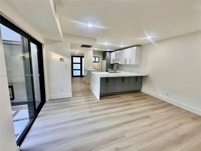 Building Photo - 11279 NW 15th Ct