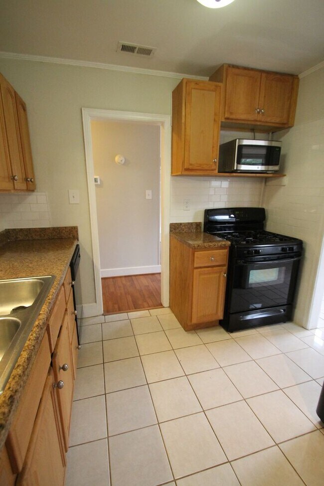 Building Photo - Exclusively Offered by Muse Realty, LLC