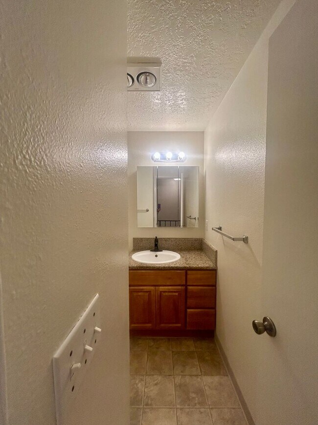 Building Photo - Jefferson #11894