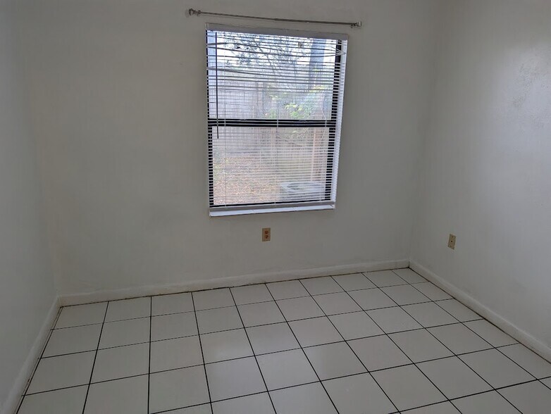 Building Photo - 3600 SW 23rd St