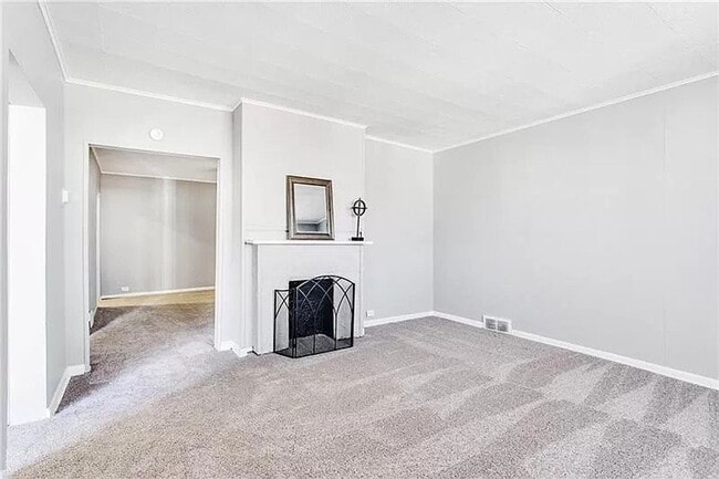 Primary Photo - 2 bed 1 bath - newly updated top to bottom...
