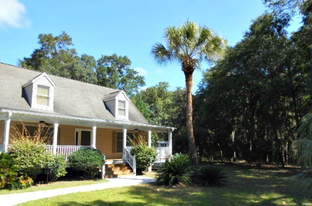 Building Photo - Three Bedroom Lowcountry-Style Home on 1 Acre of Land