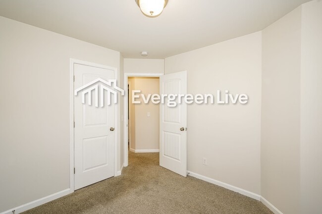 Building Photo - 950 Hamilton Cross Dr