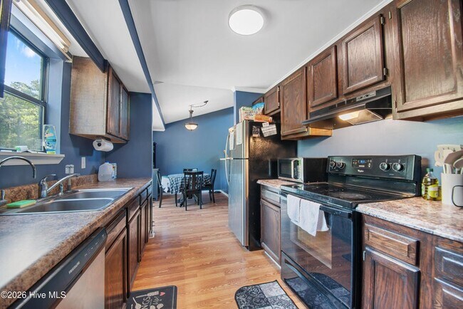 Building Photo - 235 Sand Ridge Rd