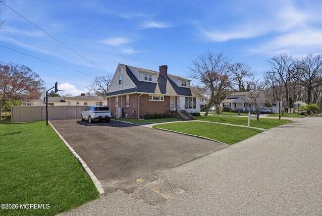 Building Photo - 227 Chatham Ave