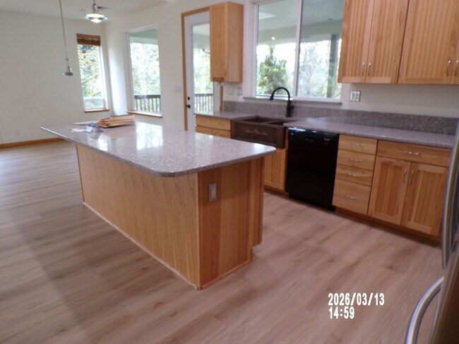 Building Photo - 4510 NW Queens Ave