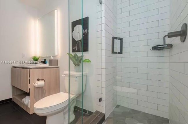 Building Photo - 398 NE 5th St