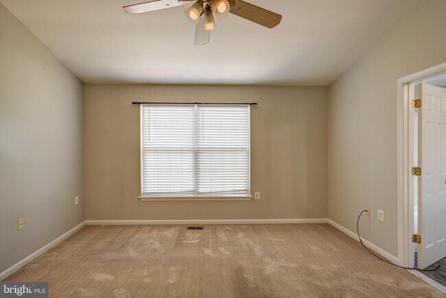 Building Photo - 4624 Kings Mill Way