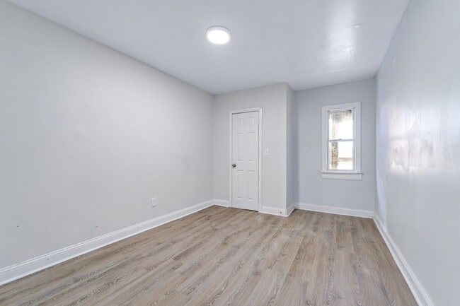 Building Photo - 685 State St
