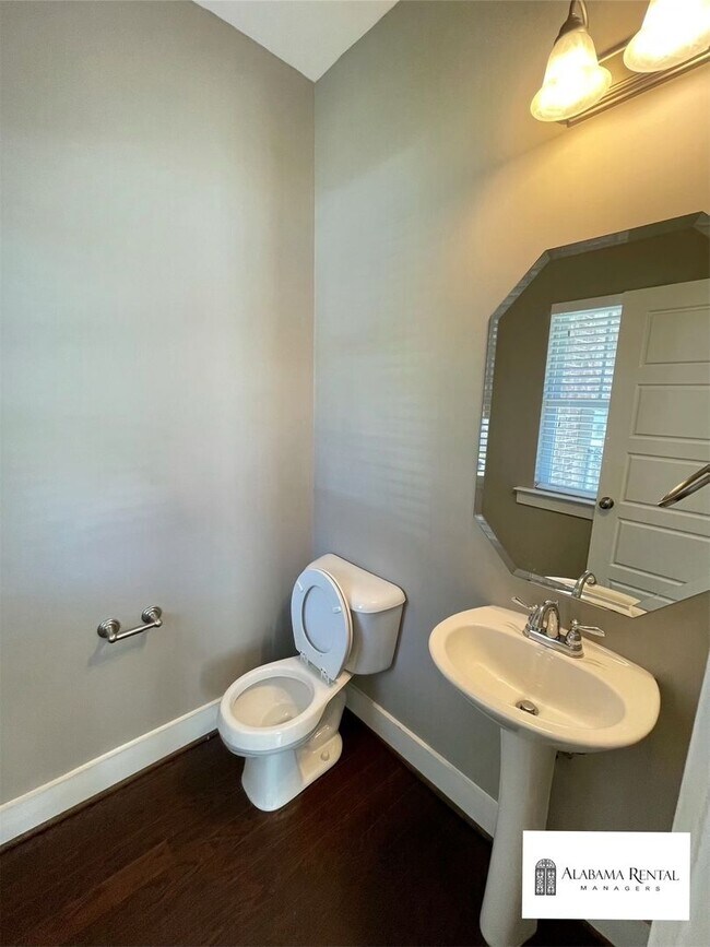 Building Photo - Townhome for rent in Chelsea!  Available to View Now!!!  DEPOSIT PENDING!!!