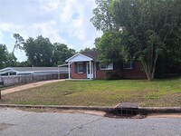 Building Photo - 2132 Ester St