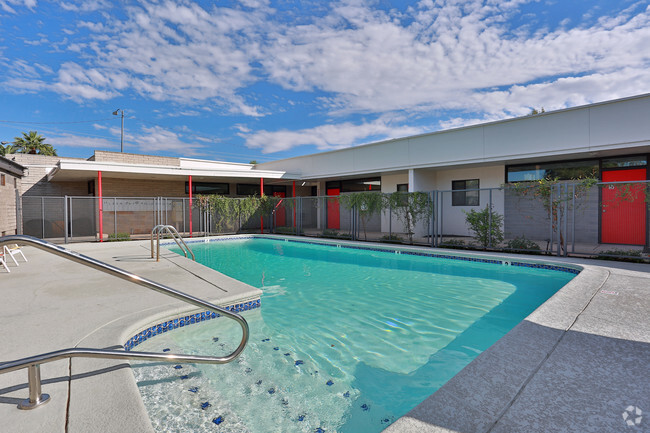 Building Photo - The Hampton on Osborn