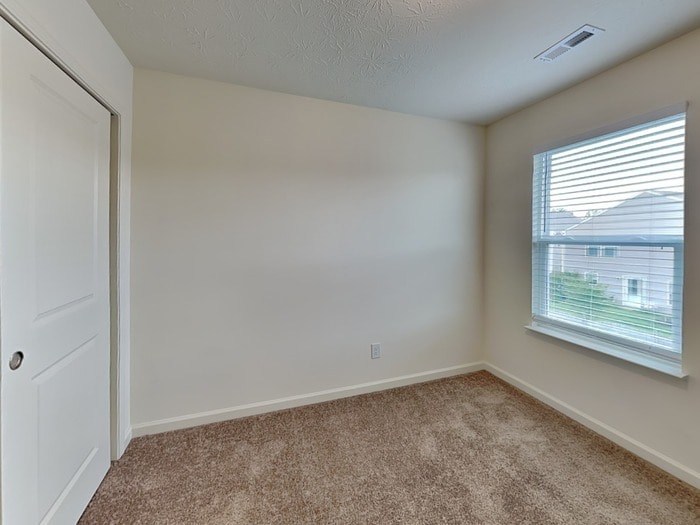 Building Photo - 10921 Woods Dr