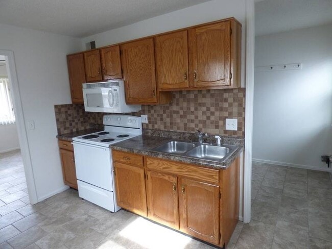 Building Photo - 2309 Birchwood- Nice Three Bedroom Ranch H...