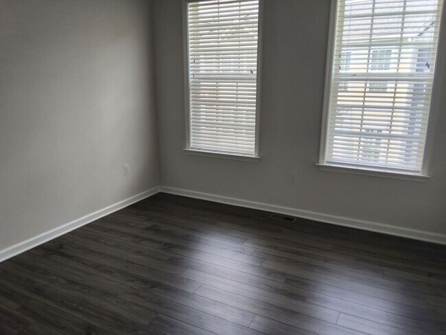 Building Photo - 8129 Wistar Creek Mews