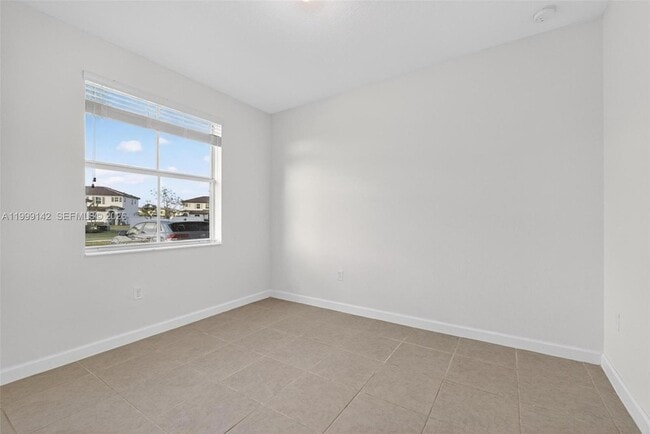 Building Photo - 2650 SE 29th St