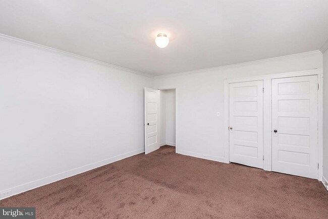 Building Photo - 3 Bedroom in a GREAT AREA