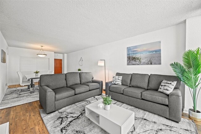 Building Photo - 4001 S Ocean Dr