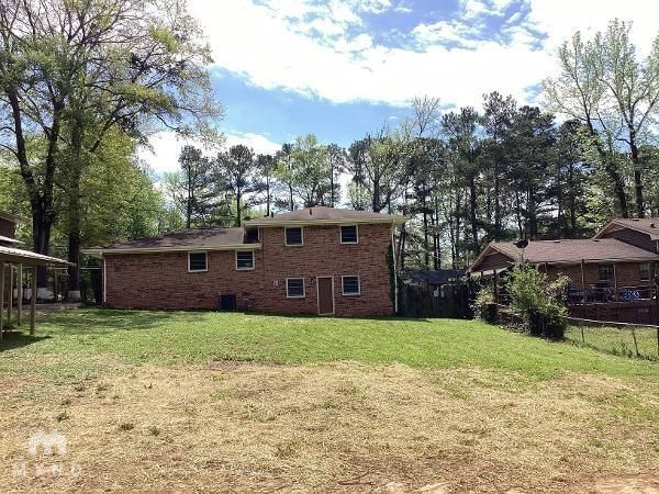 Building Photo - 1006 Longleaf Dr