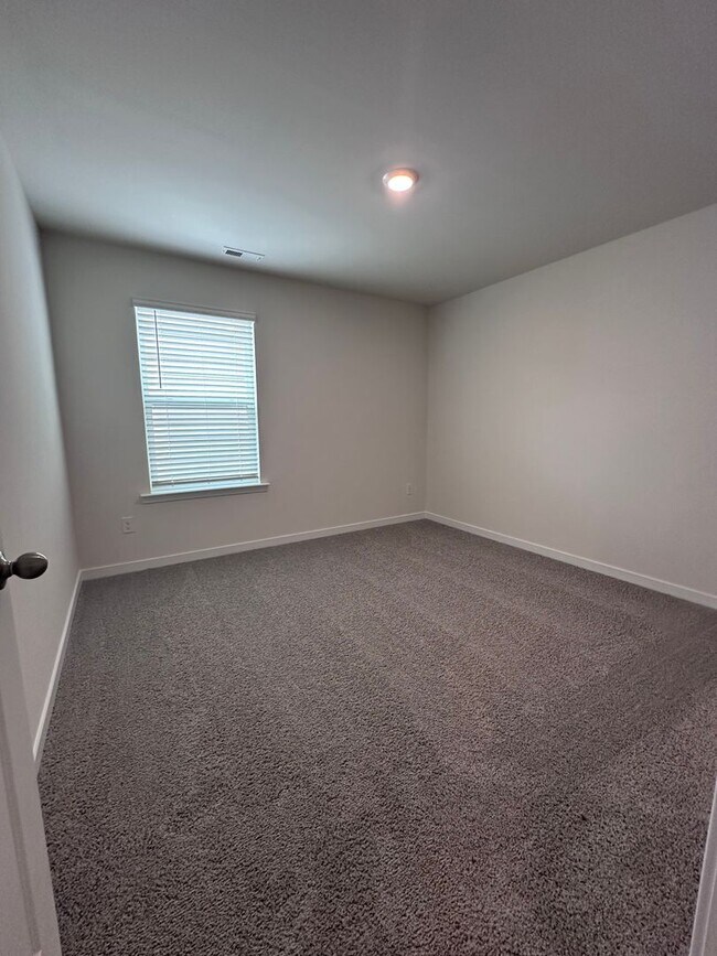 Building Photo - Brand-New 5-Bedroom Home in the Hamptons at Hickory with Modern Upgrades & Move-In Ready Comfort