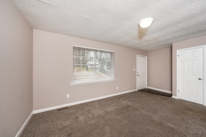 Building Photo - 1333 Turf Dr
