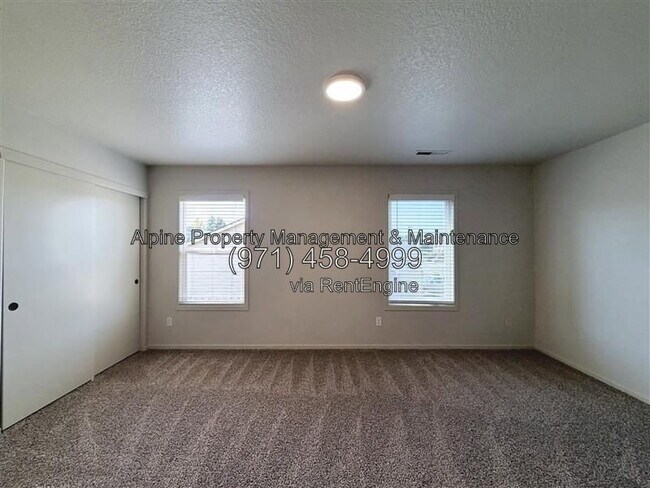 Building Photo - 13119 SW 154th Ave