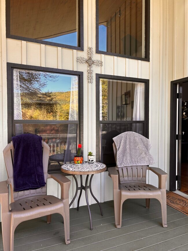 Building Photo - 348 Cozy Cove Hollow