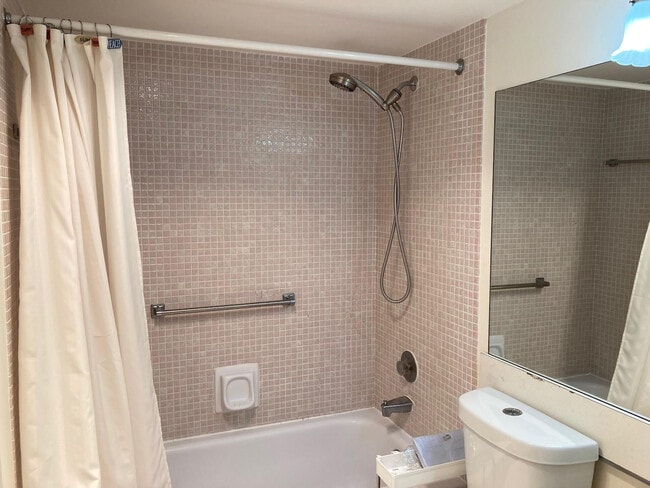 Building Photo - 61 Ashby B