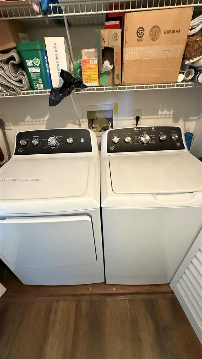 Building Photo - 4712 Lucerne Lakes Blvd E