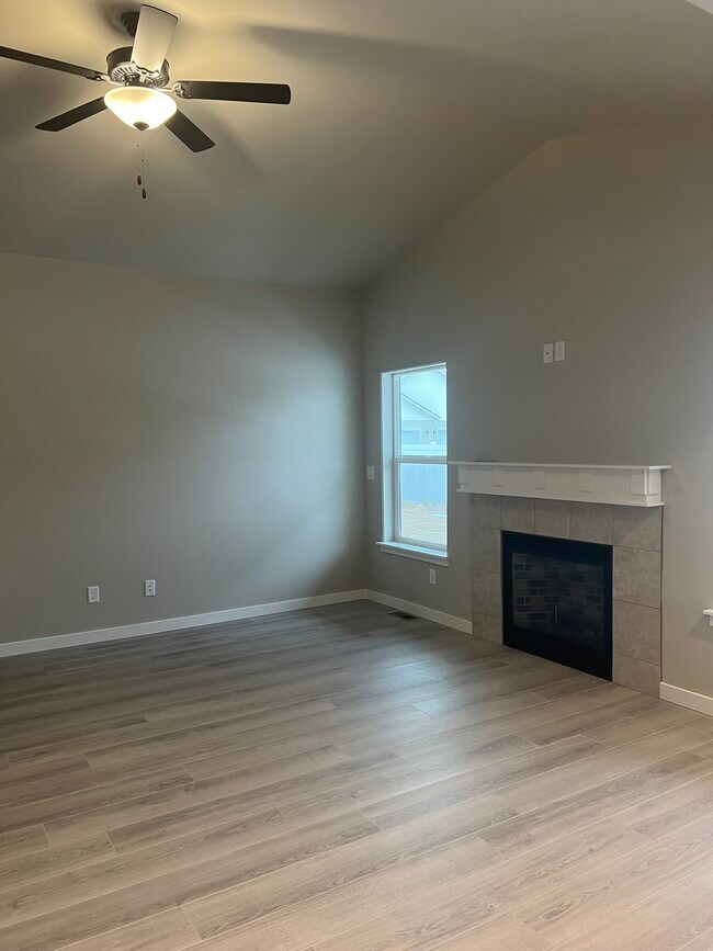 Building Photo - 1214 Starlight Loop