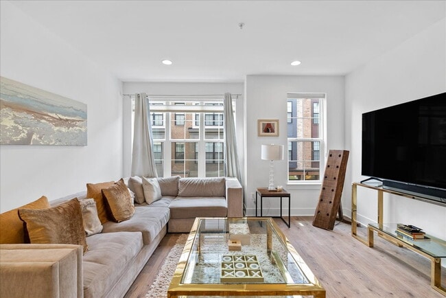 Building Photo - Modern 2024 Townhome with Rooftop Terrace.