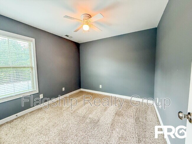 Building Photo - 1217 Teakwood Dr